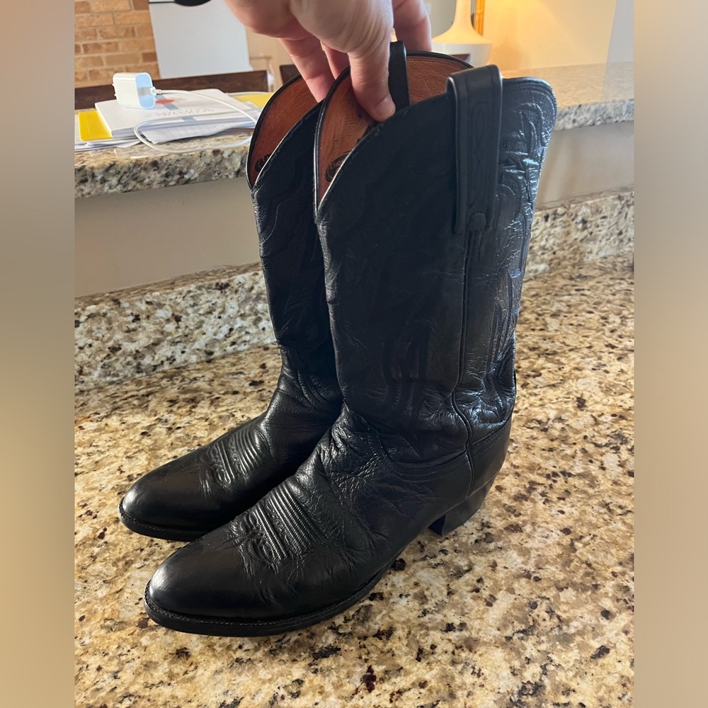 Men’s Lucchese size 10.5 dress western boot, excellent condition, genuine